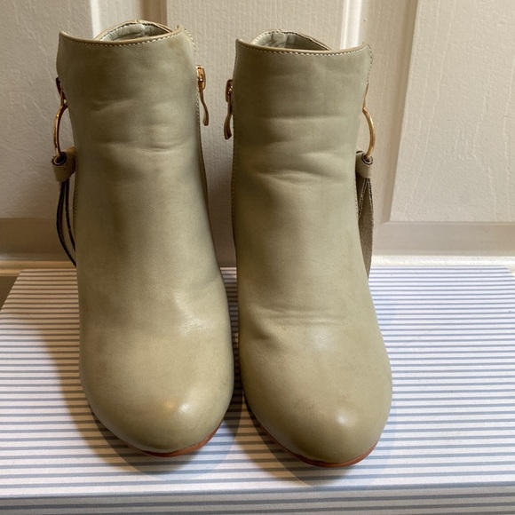 Catherine Malandrino “Carol” booties with tassel. Size 6 - Picture 6 of 9